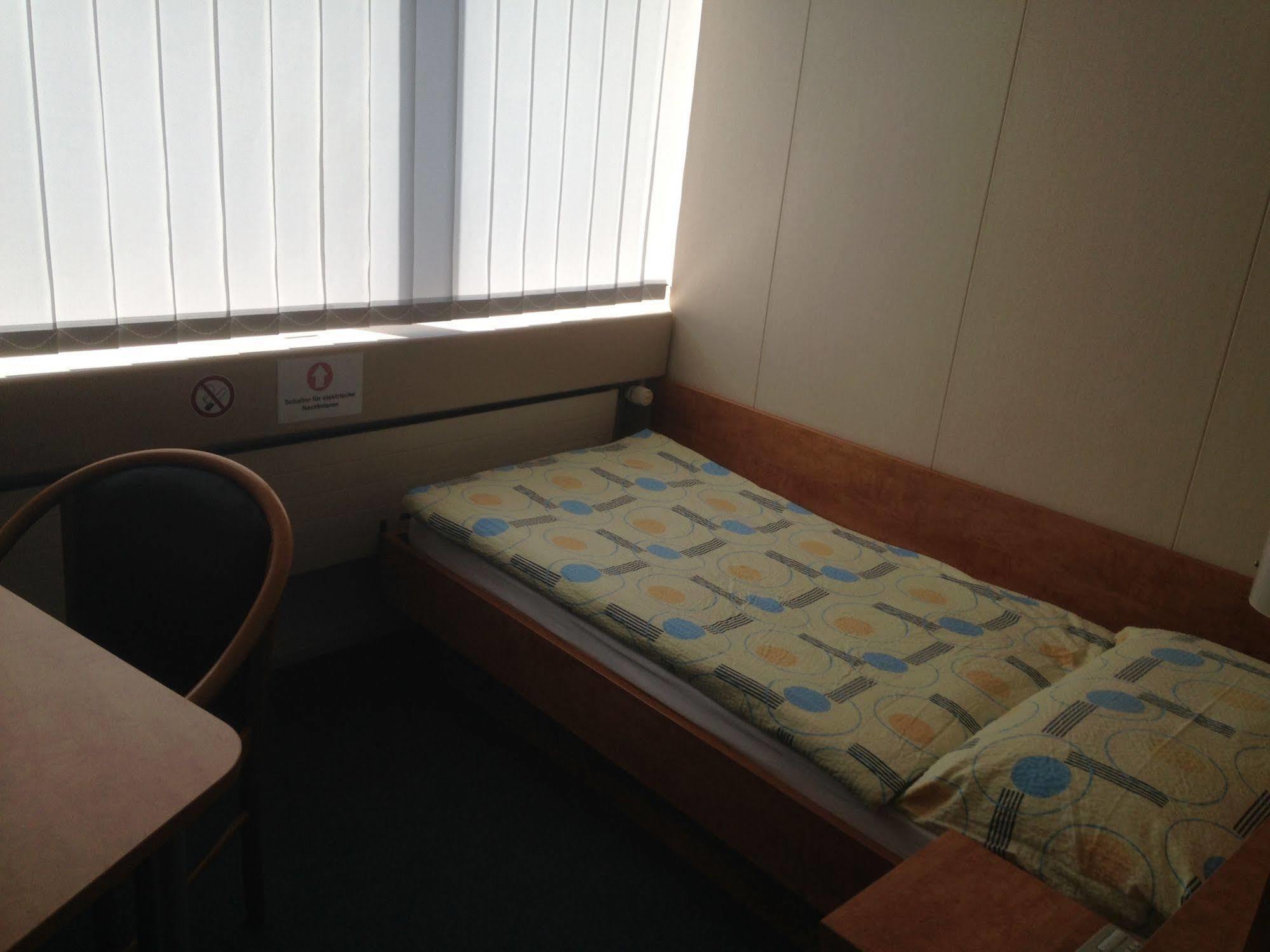 Budget Motel Self Check-In Dällikon Exterior photo