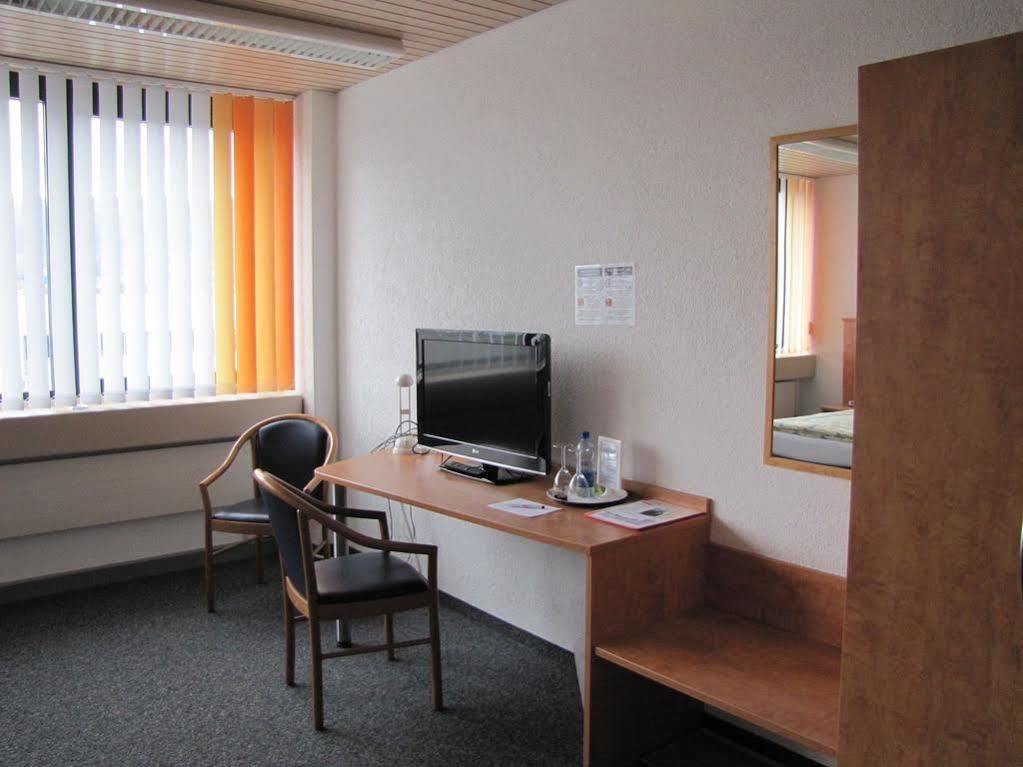 Budget Motel Self Check-In Dällikon Exterior photo