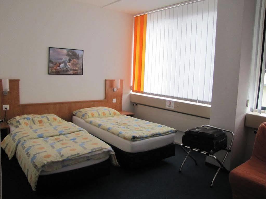 Budget Motel Self Check-In Dällikon Exterior photo